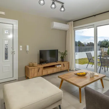 Taras Willa Karavádhos