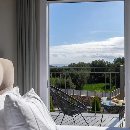 Willa Taras Karavádhos